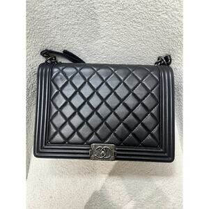Chanel Black Calfskin Diamond Stitch Boy Flap Bag - Like New with Dustbag